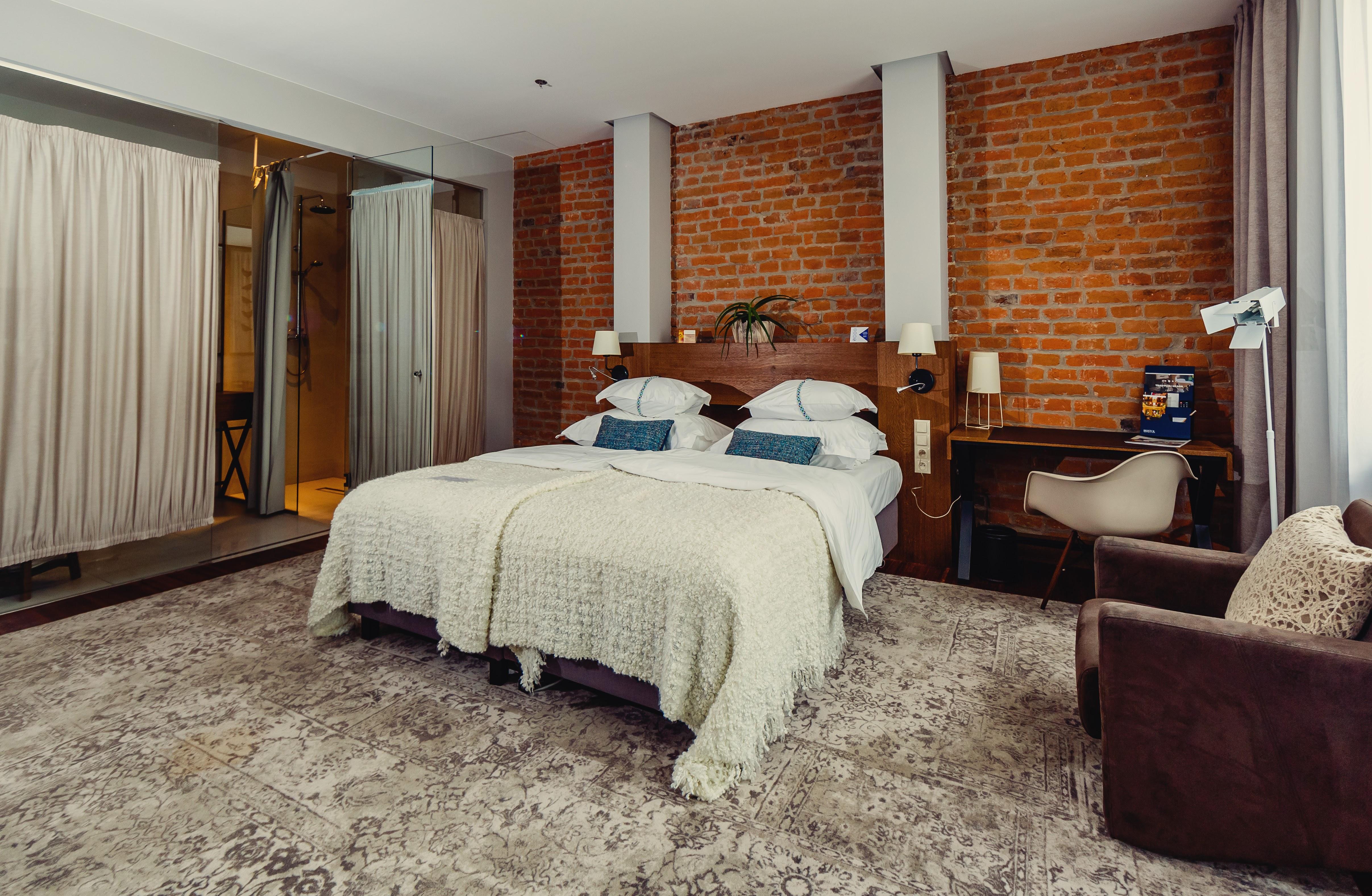 Hotel Bristol Tradition And Luxury Rzeszow Luaran gambar A room at the hotel
