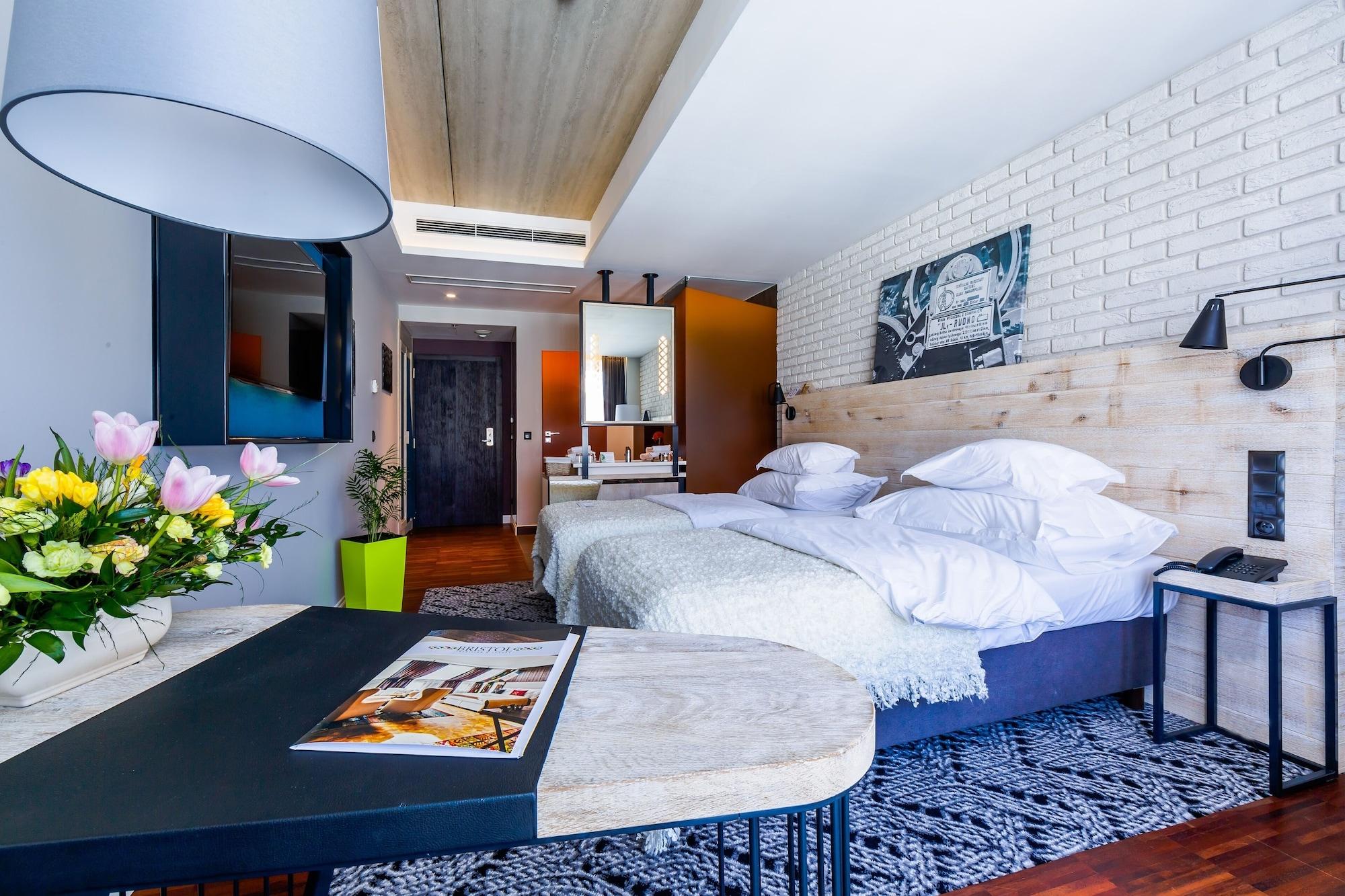 Hotel Bristol Tradition And Luxury Rzeszow Luaran gambar Deluxe room