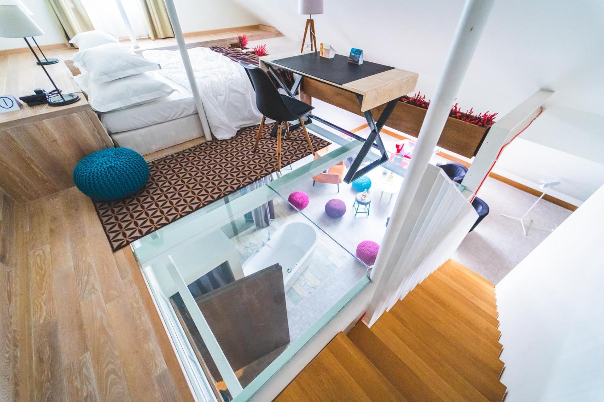 Hotel Bristol Tradition And Luxury Rzeszow Luaran gambar A glass floor in a home
